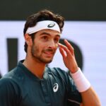 Un incident surprinzător la French Open: Musetti l-a lovit pe arbitru și a scăpat nepedepsit! Ar fi meritat să fie descalificat, asemenea lui Djokovic? 2 video incident socant la french open musetti a lovit arbitrul si n a patit nimic trebuia descalificat ca djokovic 684040a87447a