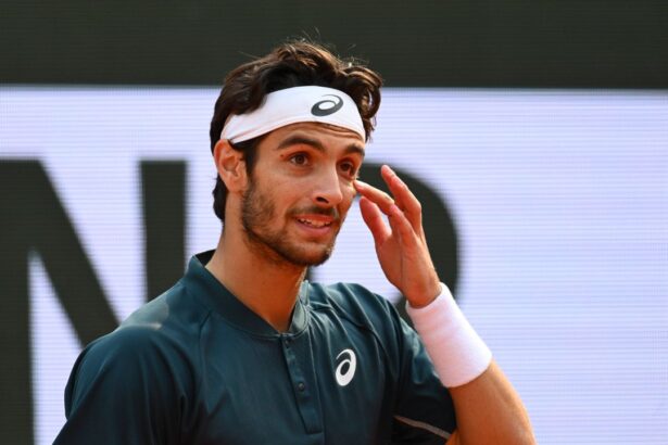 video incident socant la french open musetti a lovit arbitrul si n a patit nimic trebuia descalificat ca djokovic 684040a87447a