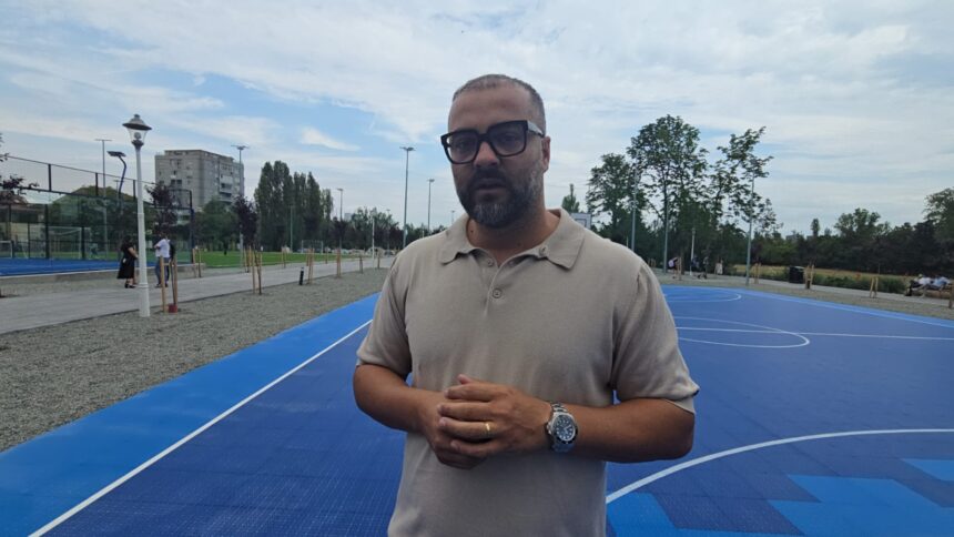 Ioan Picu, reprezentant al Asociației Caravana Fericirii, dezvăluie noul său proiect după îmbunătățirea spațiilor de la Palatul Copiilor. 1 video ioan picu de la asociatia caravana fericirii anunta care este urmatorul proiect dupa amenajarea terenurilor de la palatul copiilor 6860248c25f45