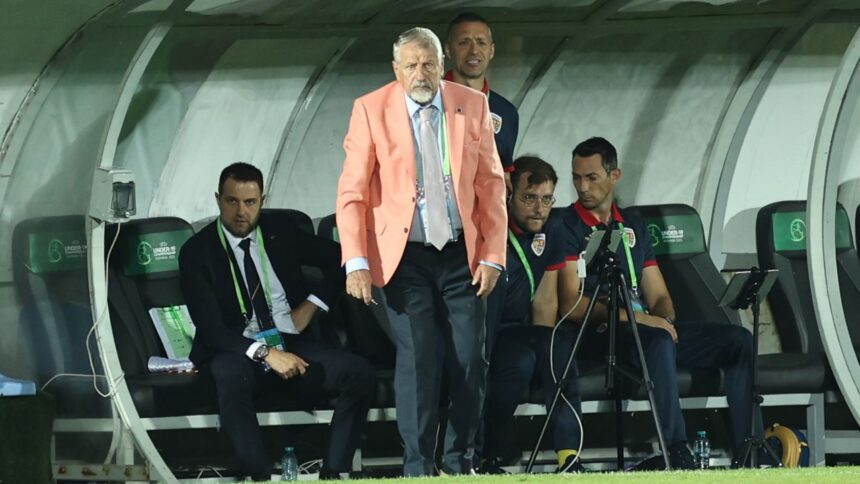 Ion Marin își exprimă nemulțumirile: Dilemele dezvăluite de selecționerul echipei U19 a României – „Poate pot oferi mai mult ajutor” 1 video ion marin a fost deranjat problemele despre care a vorbit selectionerul romaniei u19 poate mai sunt de ajutor 685841f48464e