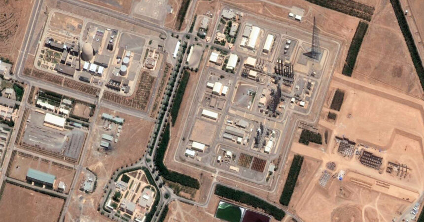 Israelul atacă reactorul de apă grea de la Arak: cercetătorii avertizează asupra riscurilor unei posibile scurgeri de radiații. 1 video israelul a bombardat reactorul iranian cu apa grea de la arak ce spun cercetatorii despre pericolul unei scurgeri de radiatii 6853b444b0377