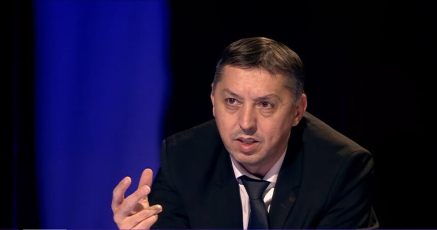 Ministrul Educației, Daniel David, susține că elevii nu ar trebui să petreacă mai mult de două ore pe zi la teme. 1 video ministrul educatiei daniel david spune ca nu ar trebui ca elevii sa aiba teme care sa cumuleze mai mult de doua ore pe zi 683de200df92a