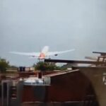 „Prăbușirea dramatică a aeronavei cu 242 de pasageri la bord” 3 video momentul cand avionul cu 242 de oameni la bord se prabuseste 684aacbeca3e5