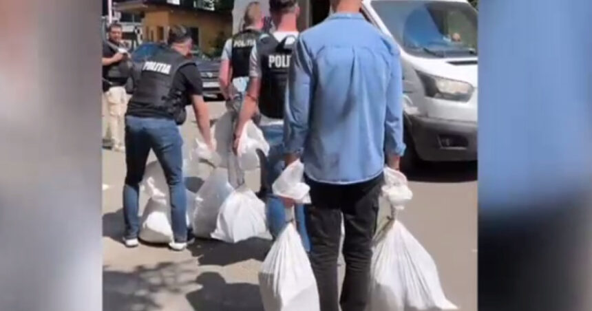 De ce furtul celor 10 milioane de lei de la Poșta din Timișoara a fost atât de simplu și ce teorii circulă acum? 1 video motivul pentru care a fost usor furtul celor 10 milioane de lei de la posta din timisoara si ce suspiciuni exista in prezent 683d242929844