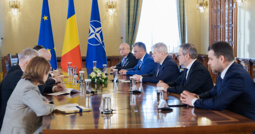 Negocieri pentru viitorul guvernului: Se conturează tăieri de buget. Informații din surse: fără bonusuri de antenă și vouchere de concediu. 1 video negocieri asupra programului de guvernare se pregatesc reduceri de cheltuieli surse fara spor de antena si vouchere de vacanta 683d9127ce0ef