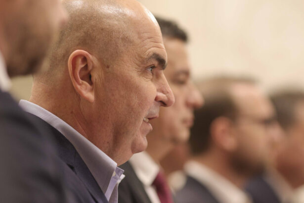 video negocieri pentru viitorul guvern conditia pusa de psd ca sa il accepte premier pe ilie bolojan surse 684754cd491a6