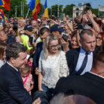 Nicușor Dan, aplaudat cu entuziasm la Chișinău: Peste 80% dintre basarabenii cu cetățenie română i-au acordat votul! 2 video nicusor dan baie de multime la chisinau presedintele a fost votat de peste 80 dintre basarabenii cu cetatenie romana 6848638f7f306