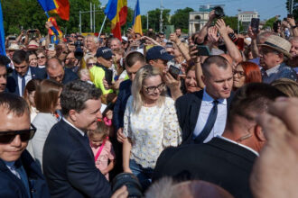 video nicusor dan baie de multime la chisinau presedintele a fost votat de peste 80 dintre basarabenii cu cetatenie romana 6848638f7f306