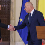 Nicuşor Dan: „Guvernul a luat decizia de a îngheţa pensiile şi salariile. Să-şi respecte angajamentele!” 3 video nicusor dan despre inghetarea pensiilor si salariilor guvernul si a asumat masura sa se tina de lucrurile pe care spune ca le face 685c205f4e99d