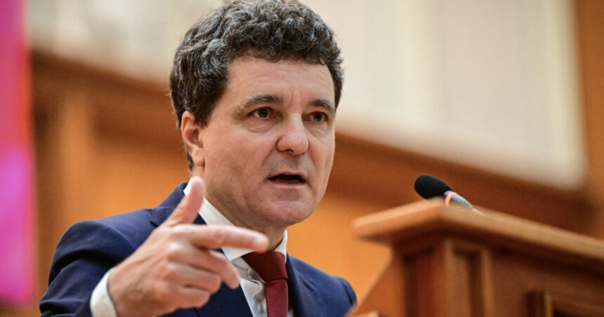 Nicușor Dan propune reintegrarea serviciilor de informații în lupta împotriva evaziunii fiscale, amintind de protocolul SRI-ANAF din 2012. 1 video nicusor dan vrea ca serviciile de informatii sa combata iarasi evaziunea fiscala sri a avut protocol cu anaf in anul 2012 683eadfcdfef0