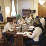 Discuții intense la Guvern despre majorarea impozitelor: propunerile de reducere a cheltuielilor și vocile contestatare 2 video noi negocieri la guvern asupra cresterii taxelor ce taieri de cheltuieli propun partidele si cine se opune 6849bfb9dc690