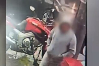 video o femeie a fost agresata sexual pe strada din sectorul 1 al capitalei suspectul prins de politisti 683efed790460