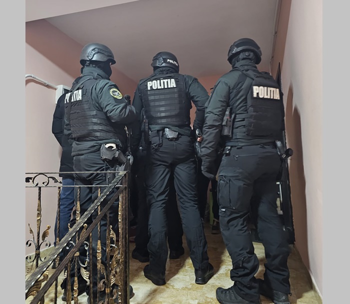 Operațiunea JUPITER: Procurorii constănțeni desfășoară zece razii în București și Ilfov. Descoperă ce urmăresc! 1 video operatiunea jupiter procurorii din constanta fac zece perchezitii in bucuresti si ilfov iata ce cauta 683eb076e2567