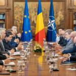 Analiză comună a partidelor, angajatorilor și sindicatelor privind strategiile de diminuare a deficitului, cu termen limită până pe 20 iunie. Când ne vom bucura de un nou Guvern? 2 video partidele patronatele sindicatele vor face o analiza pe masurile de reducere a deficitului pana pe 20 iunie cand vom avea guvern 684fec6516ccd