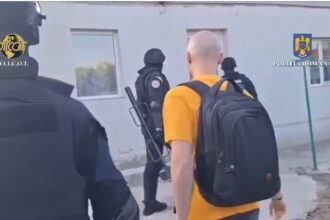 video perchezitii in lumina presupus dealer prins de politisti 685172c826663