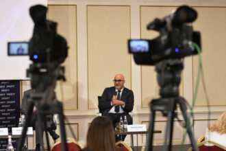 video piata de capital forum cristian pascu vicepresedinte aaf investitorul roman in fonduri de investitii are studii medii pune pana la 1 000 de lei pe luna si continua sa investeasca chiar dac 684aba9732309