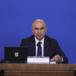 Măsuri de austeritate pe orizont: Guvernul va analiza plafonarea sporurilor pentru anumite categorii de bugetari în întâlnirea de mâine. 3 video primele masuri de austeritate plafonarea sporurilor pentru unii bugetari va fi pe masa guvernului in sedinta de maine 685da5f2680c2
