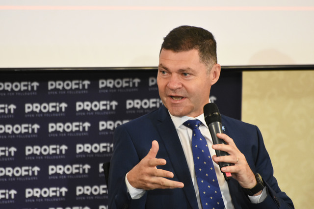 Radu Hanga, Președintele Bursei de Valori București: „Nu traversăm o criză, ci ne adaptăm la o nouă realitate locală.” 1 video profit ro piata de capital forum radu hanga presedinte bursa de valori bucuresti nu suntem in criza ca bursa folosim un context in care accentul se muta dinspre global spre local 684ac8c8e88d0