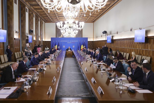 Nicușor Dan își exprimă opinia despre reducerea sporurilor anunțate de Profit.ro: Impactul inegal asupra cetățenilor! 1 video reactia lui nicusor dan la taierea de sporuri anuntata de profit ro cumva grosiere unii vor fi mai afectati decat altii 685dcdceae03f