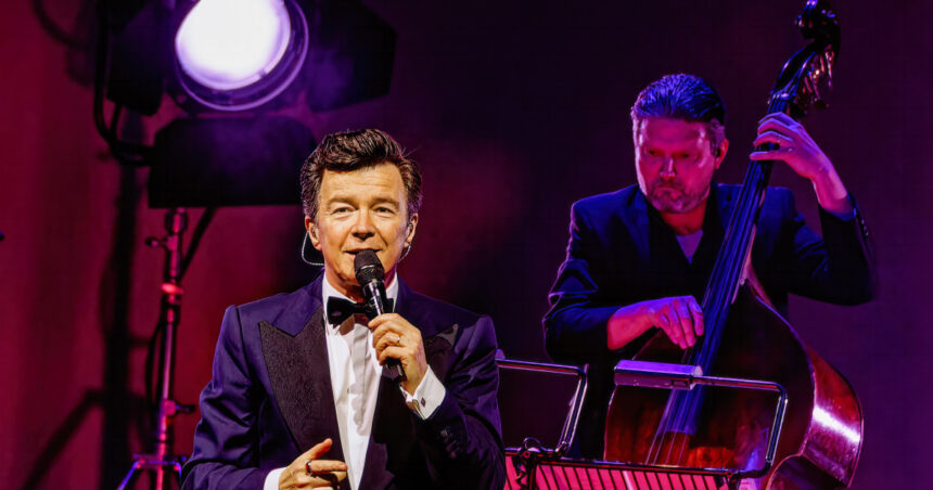 Un Milion de Aplauze pentru un Hit Din '87: „Never Gonna Give You Up” al lui Rick Astley A Depășit Un Miliard de Ascultări pe Spotify! 1 video record pentru un cantec din 1987 never gonna give you up al lui rick astley a fost ascultat de peste un miliard de ori pe spotify 684c6123ab266