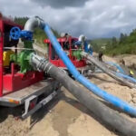 Salina Praid: IGSU mobilizează șase motopompe pentru a apăra resursele de apă potabilă 3 video salina praid igsu intervine cu sase motopompe pentru a proteja sursele de apa potabila 684db42e5f7fd