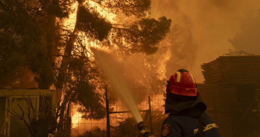 Incendii devastatoare pe insula Chios: Evacuări masive și mobilizarea a peste 350 de pompieri! 1 video stare de urgenta pe insula greceasca chios din cauza incendiilor de vegetatie localitati evacuate peste 350 de pompieri mobilizati 6859c2afbd728