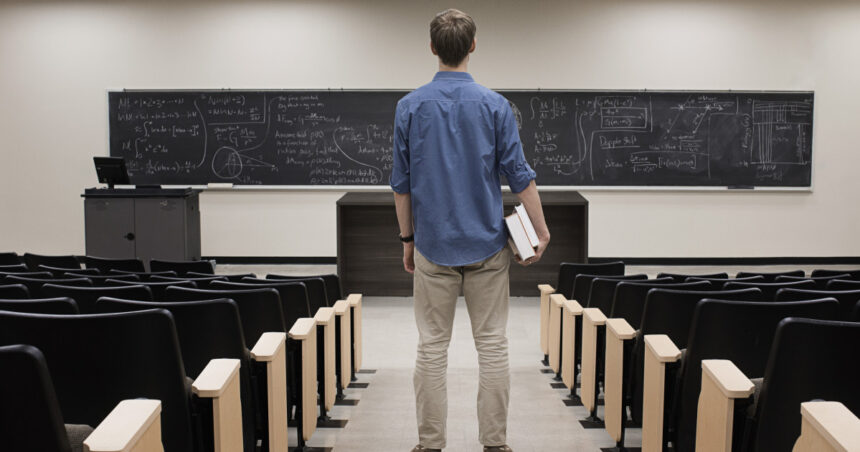 Studenție în explorare: Strategiile universităților românești pentru a atrage tinerii nehotărâți „Încă nu știm ce să alegem” 1 video studentie de proba cum incearca universitatile din romania sa i atraga pe elevii indecisi nu stim ce sa alegem 685cc84a25f72