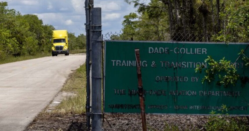 SUA demarează lucrările pentru „Închisoarea cu aligatori” destinată imigranților fără acte 1 video sua au inceput construirea alcatrazului cu aligatori pentru imigrantii ilegali 685bb25fa1795