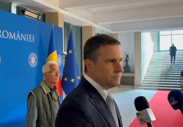 Tanczos, Ministerul Finanțelor: Coaliția analizează soluțiile de ajustare pentru a le prezenta vineri la EcoFin, incluzând propunerile Comisiei Europene. 1 video tanczos finante masurile de ajustare sunt pe masa coalitiei care trebuie sa decida pachetul pentru a fi transmis vineri la ecofin include si masuri propuse de comisia europeana 6852797c7c710
