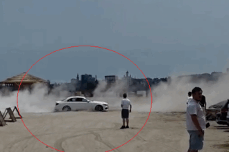 video un sofer care a intrat cu masina pe plaja din constanta si a facut drifturi s a ales cu amenzi de zeci de mii de lei 684d117be091e