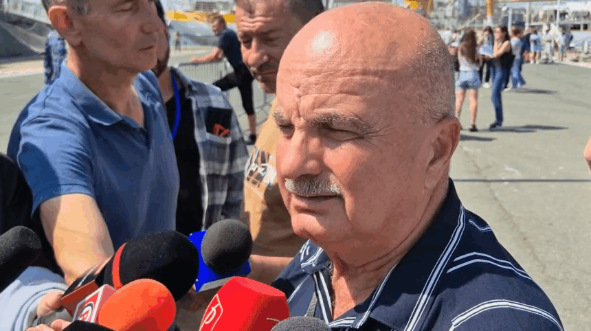 Unchiul marinarului dispărut susține: A fost supus umilințelor, intimidărilor și lăsat fără hrană. Sinuciderea nu este o opțiune; el a fost omorât. 1 video unchiul marinarului disparut acuza a fost umilit amenintat lasat nemancat n avea cum sa se sinucida a fost ucis 684fdaf557df8