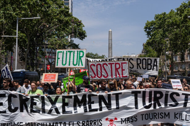 video vacantele voastre nenorocirea noastra revolte anti turism in barcelona si sudul europei 684f0c7c8427e