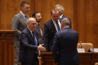 videofoto bolojan la votul noului guvern cer scuze cetatenilor pentru situatia in care am adus romania fara populism fara improvizatie fara privilegii daca ne mai imprumutam doar pentru ch 685965485b271