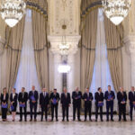 Ceremonie solemnă la Palatul Cotroceni: Miniștrii Guvernului Bolojan își asumă responsabilitatea, iar Nicușor Dan transmite un mesaj important. 3 videofoto ministrii guvernului bolojan au depus juramantul la palatul cotroceni mesajul lui nicusor dan 6859add402f62