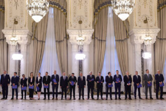 videofoto ministrii guvernului bolojan au depus juramantul la palatul cotroceni mesajul lui nicusor dan 6859add402f62
