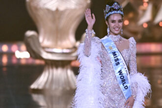 videofoto miss world 2025 thailandeza opal suchata chuangsri in varsta de 21 de ani a castigat concursul cine a reprezentat romania 683be7b393522