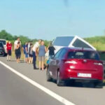 Tragedie pe autostrada A2: Un deces și numeroase răniți în urma răsturnării unui autocar cu copii. Planul roșu de intervenție a fost activat. 3 videofoto un mort si mai multi raniti dupa ce un autocar plin cu copii s a rasturnat pe autostrada a2 a fost activat planul rosu de interventie 685831f3b8b2e