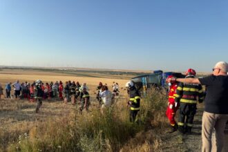 videogalerie foto a fost activat planul rosu in tariverde s a rasturnat un autocar in care se aflau mai multi ucraineni 685c2bc54615f