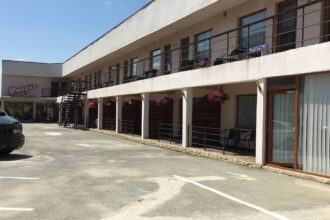 vila din mamaia nord cu acces direct la lacul siutghiol este de vanzare proprietarul cere aproximativ 700 000 de euro 68620308be946