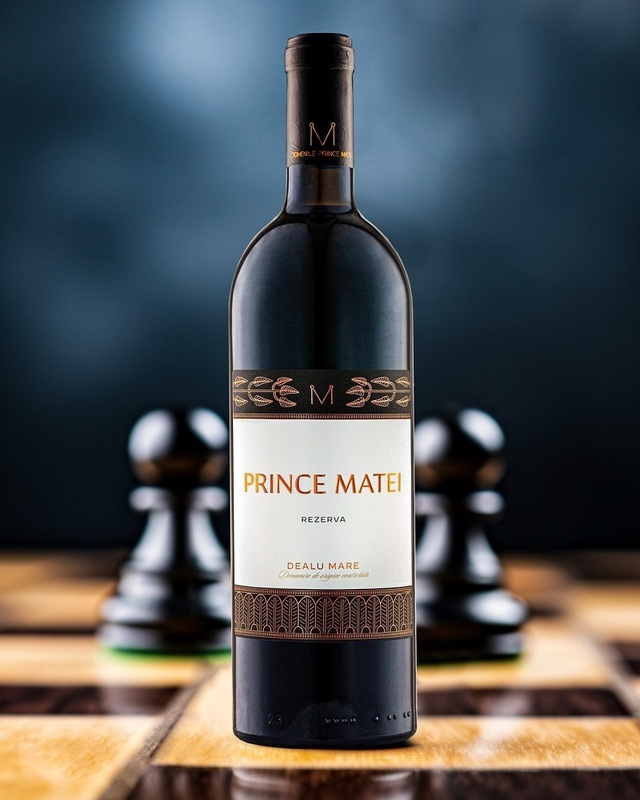 O descoperire delicioasă: Merlot-ul care încântă România cu aromele sale de fructe de pădure, piper, ciocolată, cafea și vanilie. Perfect alături de preparate cu carne roșie, vânat, brânzeturi rafinate sau bucate tradiționale românești. 1 vinul zilei un merlot emblematic pentru romania cu note olfactive de fructe de padure piper negru ciocolata cafea si vanilie savuros alaturi de carne rosie vanat branzeturi maturate sau mancar 684bc28d73b71