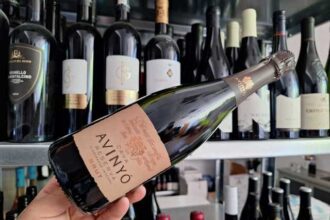 vinul zilei un spumant organic din penedes cu arome care te poarta cu gandul la o zi de vara petrecuta printre livezi si paduri poate insoti orice masa de la aperitive simple pana la peste sau fr 685b94ee09e44