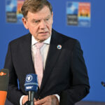 Putin își dorește cedarea Kievului, nu discuții, avertizează ministrul german de externe. Johann Wadephul a vizitat Ucraina 3 vladimir putin nu vrea negocieri ci o capitulare a kievului avertizeaza seful diplomatiei germane johann wadephul a mers in ucraina 6862465cb9faa