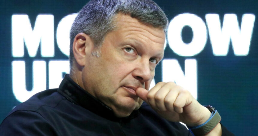 Vladimir Soloviov, susținătorul lui Putin, cere atacuri asupra aeroporturilor românești utilizate de armata ucraineană 1 vladimir soloviov propagandistul lui putin vrea bombardarea aerodromurilor din romania care ar fi folosite de forte ucrainene 6846ba619aaad