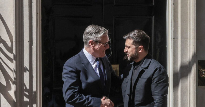 Volodimir Zelenski și Keir Starmer au oficializat un pact remarcabil de colaborare militară între Ucraina și Marea Britanie 1 volodimir zelenski si keir starmer au semnat un acord istoric de coproductie militara intre ucraina si regatul unit 6859a32376a61