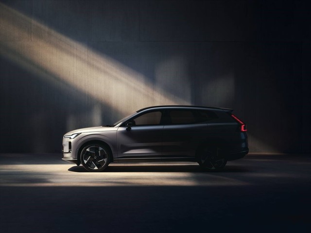 Volvo XC70 își propune să revoluționeze segmentul PHEV cu o baterie impresionant de mare și un motor inovator de la Horse. 1 volvo xc70 va avea una dintre cele mai mari baterii in segmentul phev si motor produs de horse 68505c04b226e