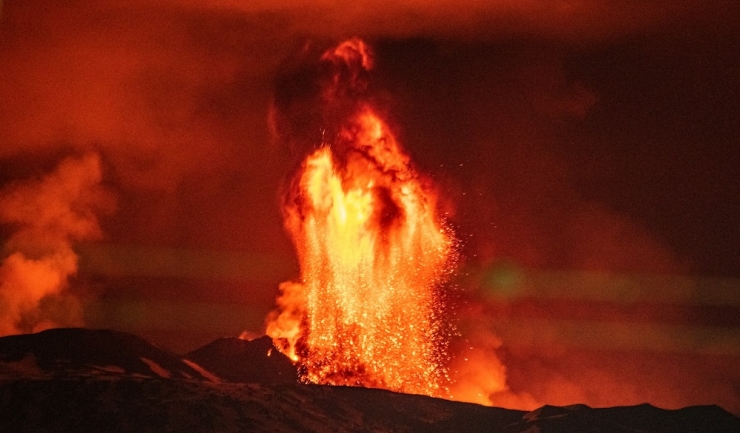 Etna își arată din nou forța: alertă maximă pentru aviație! 1 vulcanul etna a erupt din nou nivelul de avertizare pentru aviatie a fost ridicat la rosu 683e939b43510