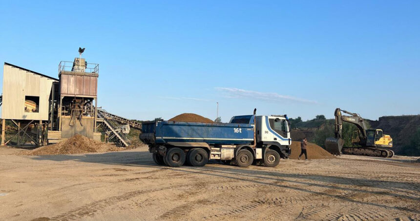 Zeci de razii în Dâmbovița pentru stoparea crimei ecologice: Investigații asupra incinerării ilegale a deșeurilor 1 zeci de perchezitii in dambovita pentru combaterea infractiunilor de mediu suspiciuni privind arderea ilegala a deseurilor 683eb4efbd8cb