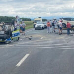 Coliziune devastatoare în Timiș: Trei automobile implicate, o autospecială de Poliție răsturnată și un agent blocat, cu intervenția elicopterului SMURD! 2 accident grav cu trei masini in timis autospeciala de politie rasturnata un agent a ramas incarcerat intervine un elicopter smurd 68877af1a79af