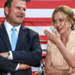 Ambasadorul lui Trump la Roma a ales să renunțe la Villa Taverna, optând să-și petreacă zilele pe iahtul personal. Ce l-a determinat? 2 ambasadorul lui trump la roma refuza sa locuiasca in celebra villa taverna si prefera sa traiasca pe iahtul sau care este motivul 6887305c72ea8