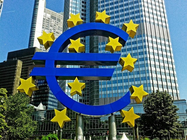 BCE va evalua impactul schimbărilor climatice asupra creditelor acordate băncilor, începând cu mijlocul anului 2026. 1 bce urmeaza sa ia in calcul incepand de la jumatatea lui 2026 riscul climatic in imprumuturi pe care le acorda bancilor 6889ae6f0232b